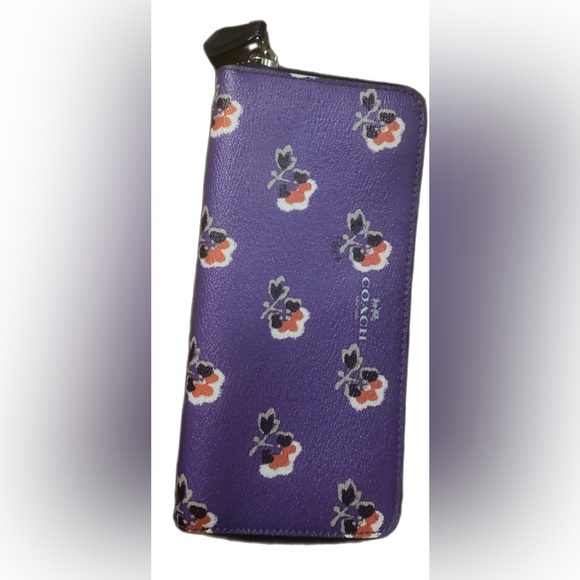 Coach Wallet - Picture 2 of 8